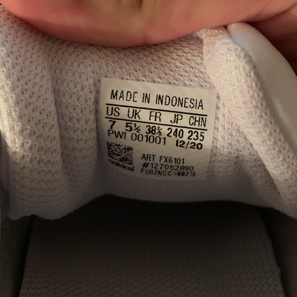 adidas Superstar W Black and White - Picture 10 of 10